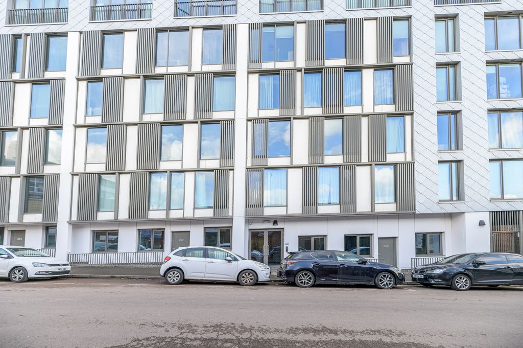 Property photo 1 of 15 01