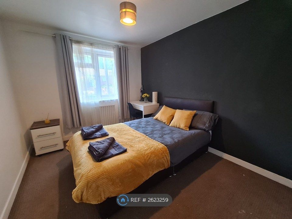 Property photo 1 of 6 Bedroom