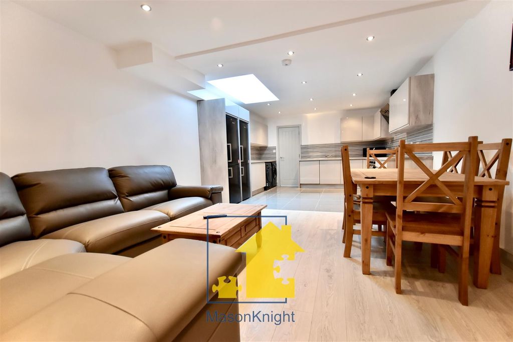 Property photo 2 of 11 9892 - Copy.Jpg