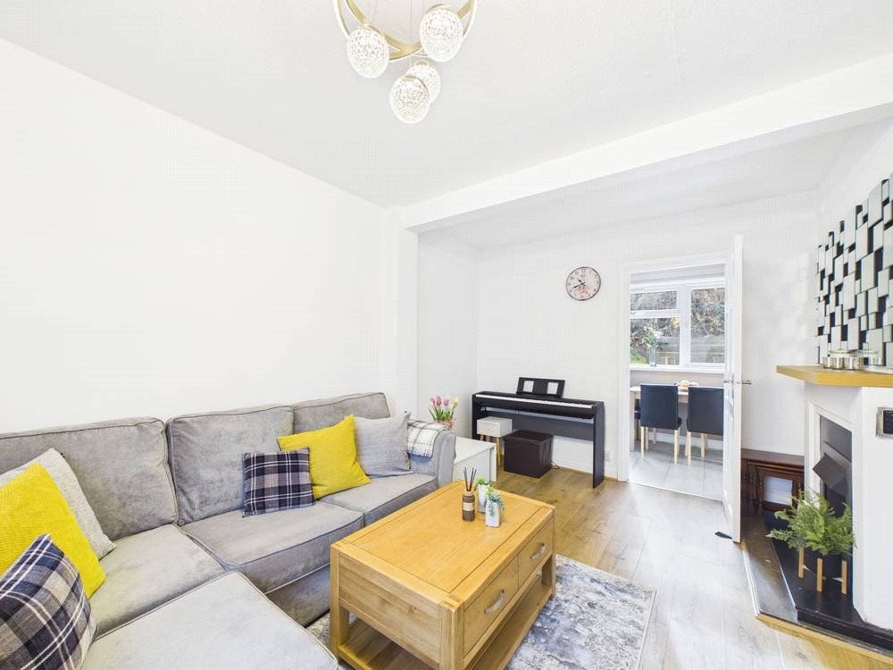 Property photo 2 of 16 Picture No. 12