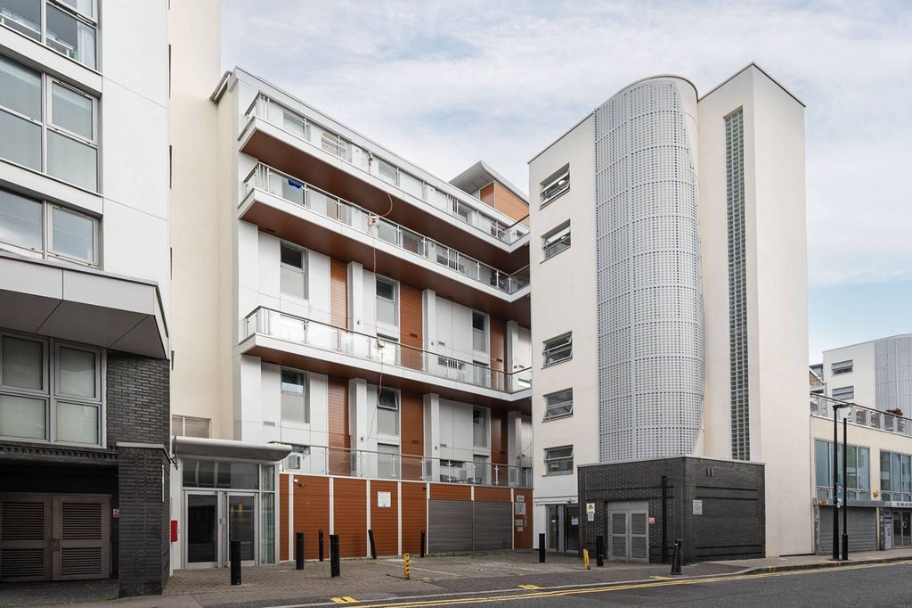 Property photo 3 of 8