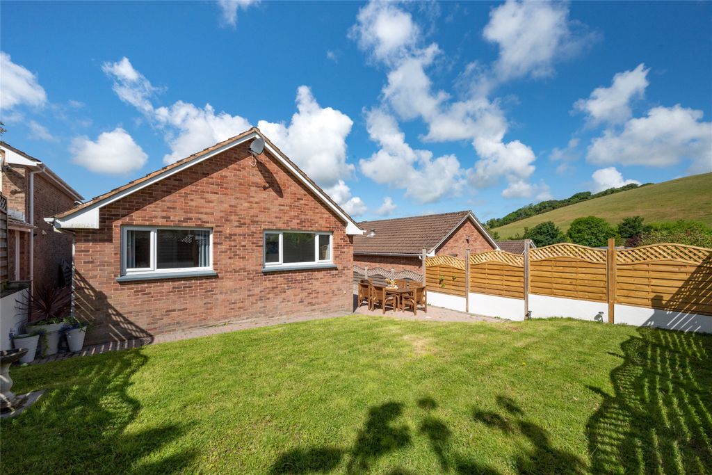 Property photo 2 of 12 2 - Picture No. 06