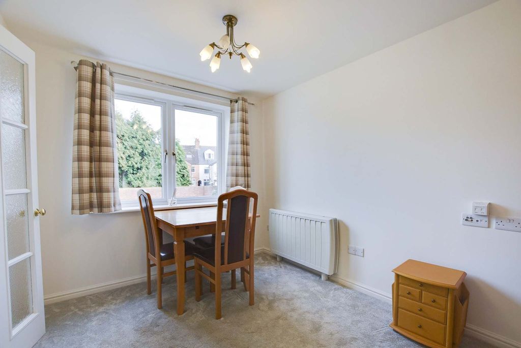 Property photo 3 of 9
