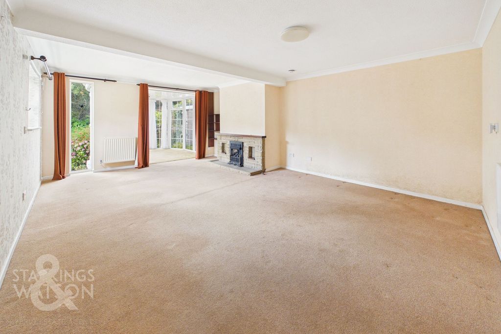Property photo 3 of 18