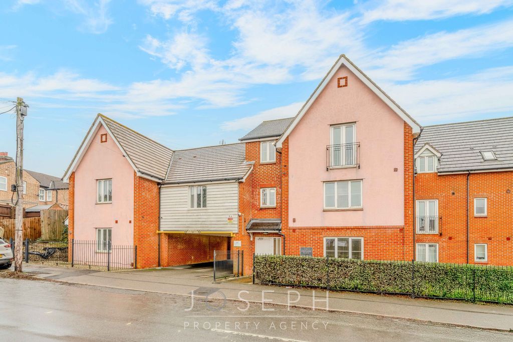 Property photo 1 of 9