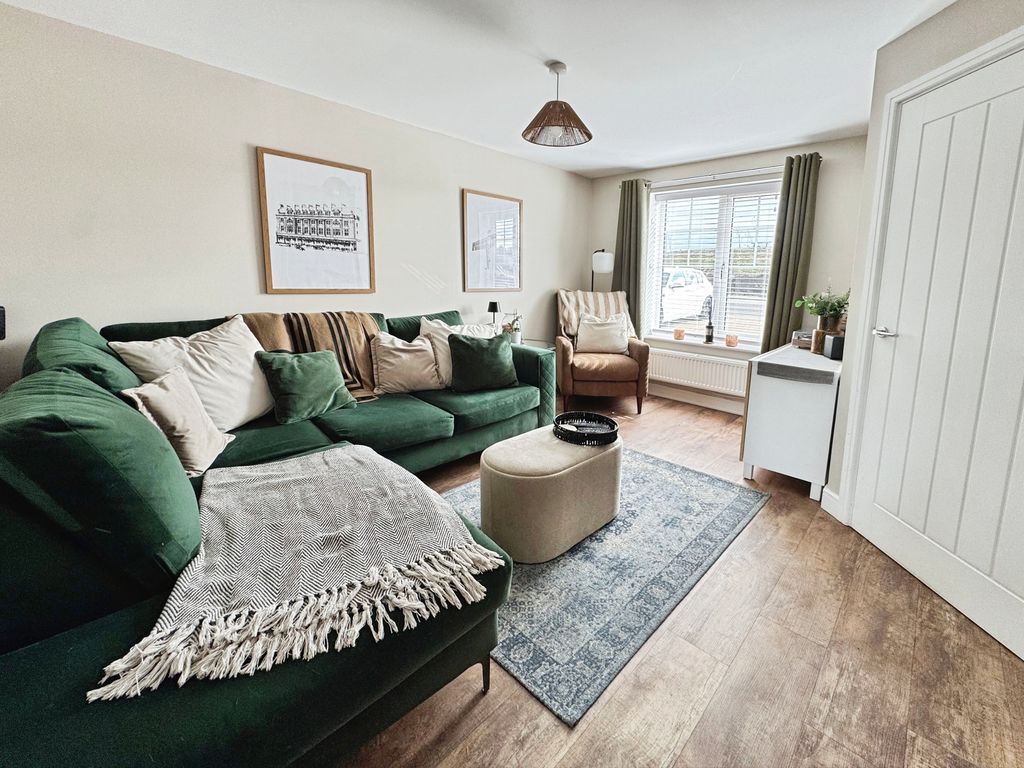 Property photo 3 of 12 Photo 8