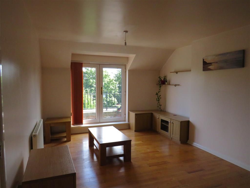 Property photo 2 of 11 Living Room