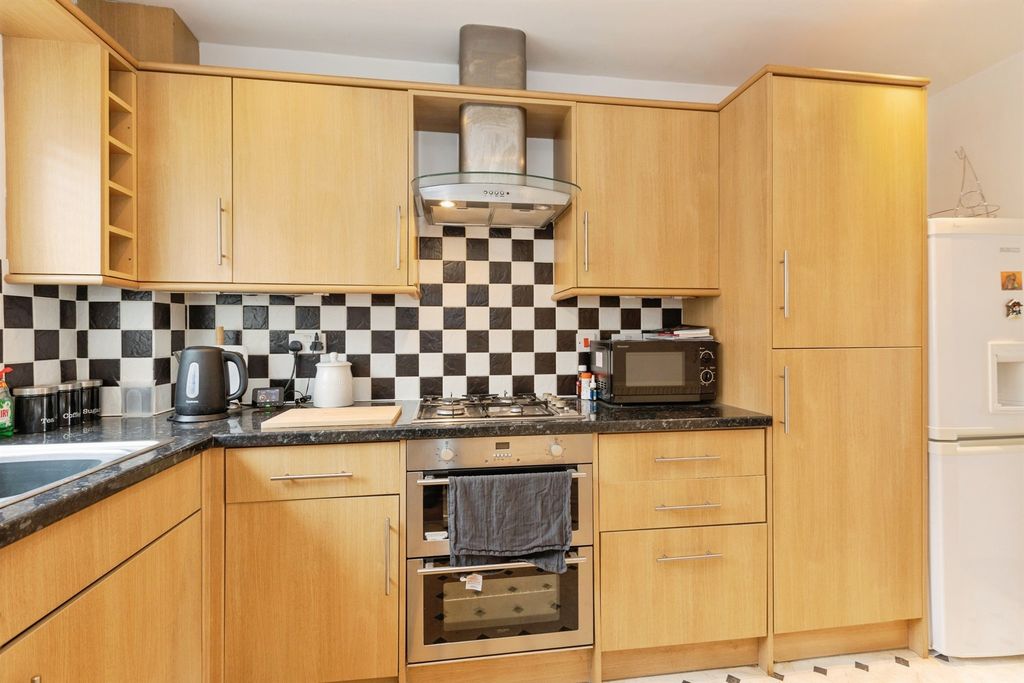 Property photo 2 of 15