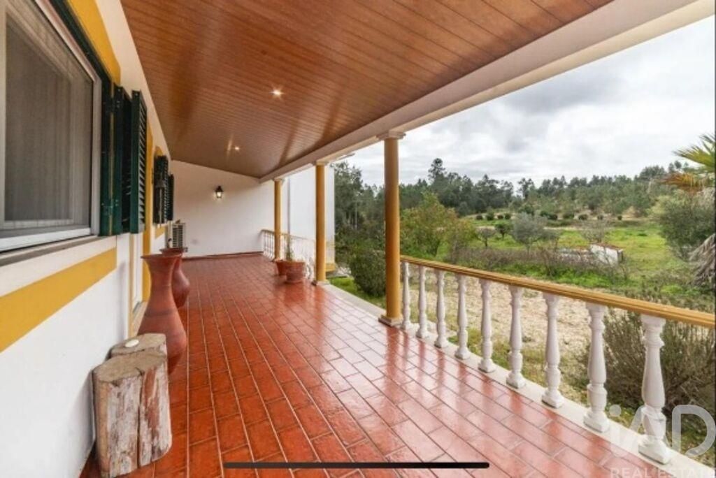 Property photo 1 of 39