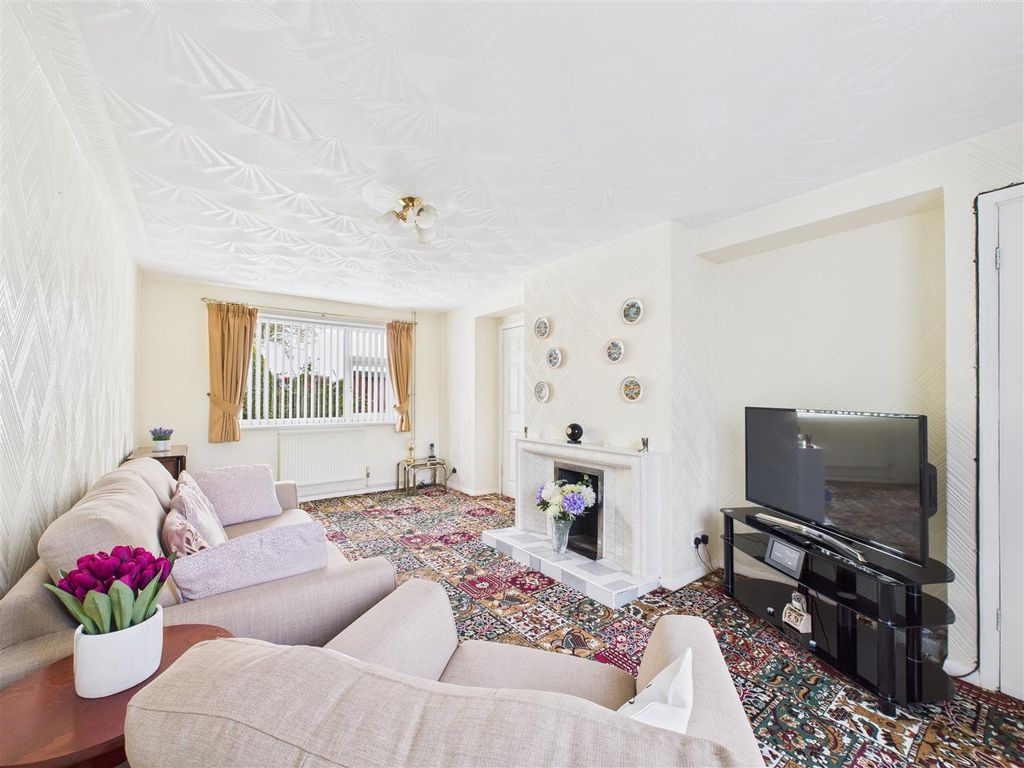 Property photo 2 of 13 Cam03303G0-Pr0246-Still008.Jpg