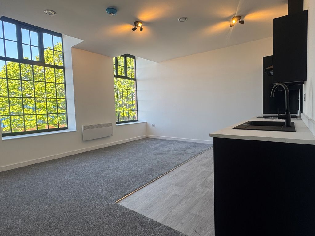 Property photo 3 of 5 Living Room