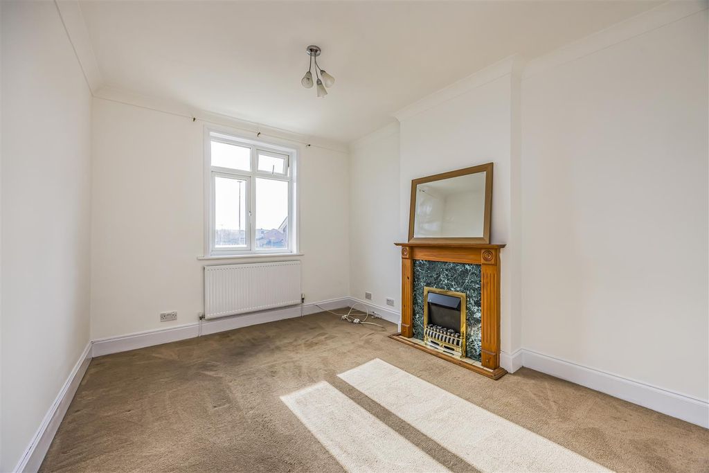 Property photo 2 of 20 102 Walmer Road, Portsmouth-Porticomarketing-Soldb