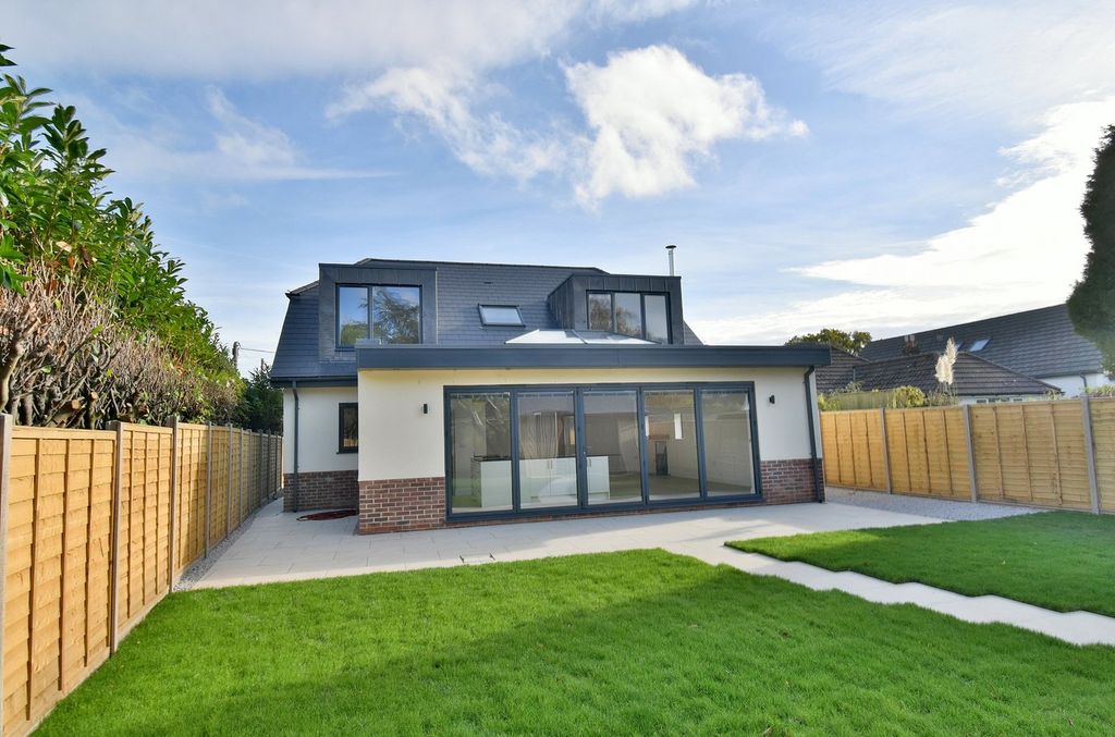 Property photo 2 of 24