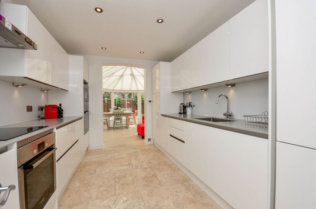 Property photo 2 of 19