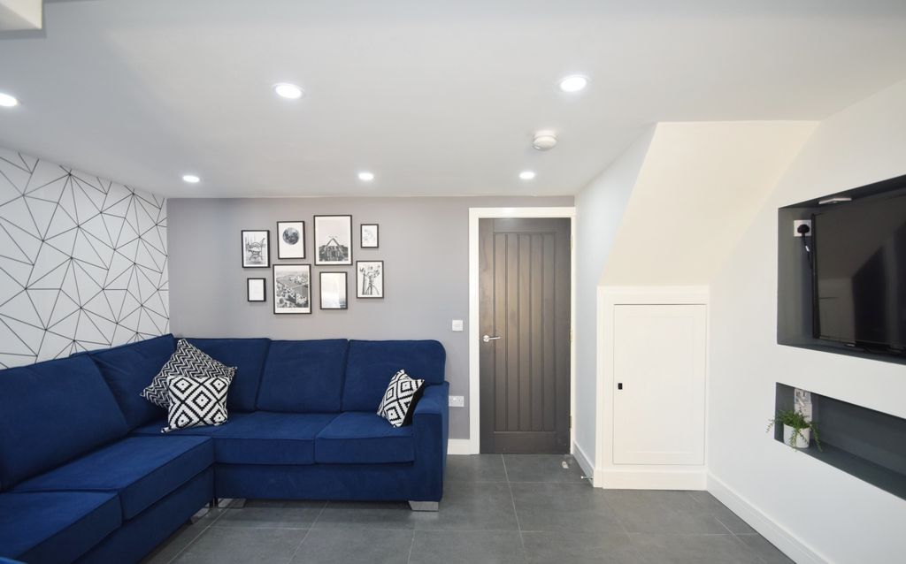 Property photo 3 of 27 Photo 5