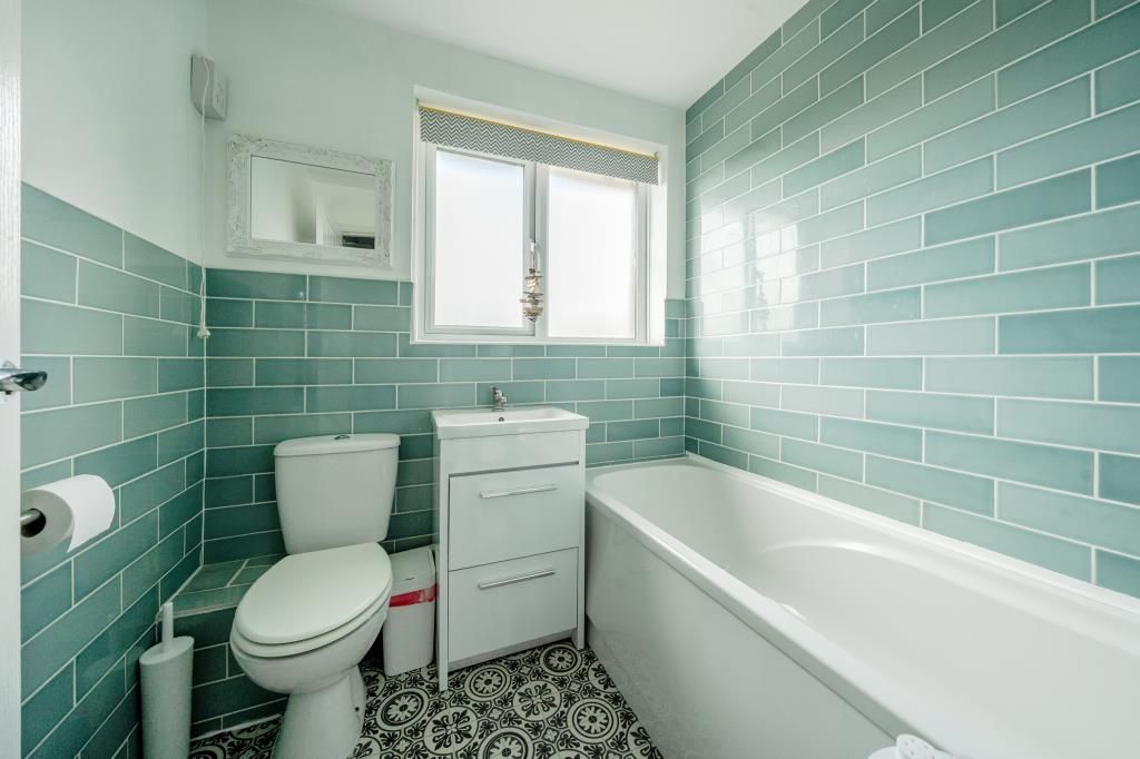 Property photo 3 of 20 Bathroom