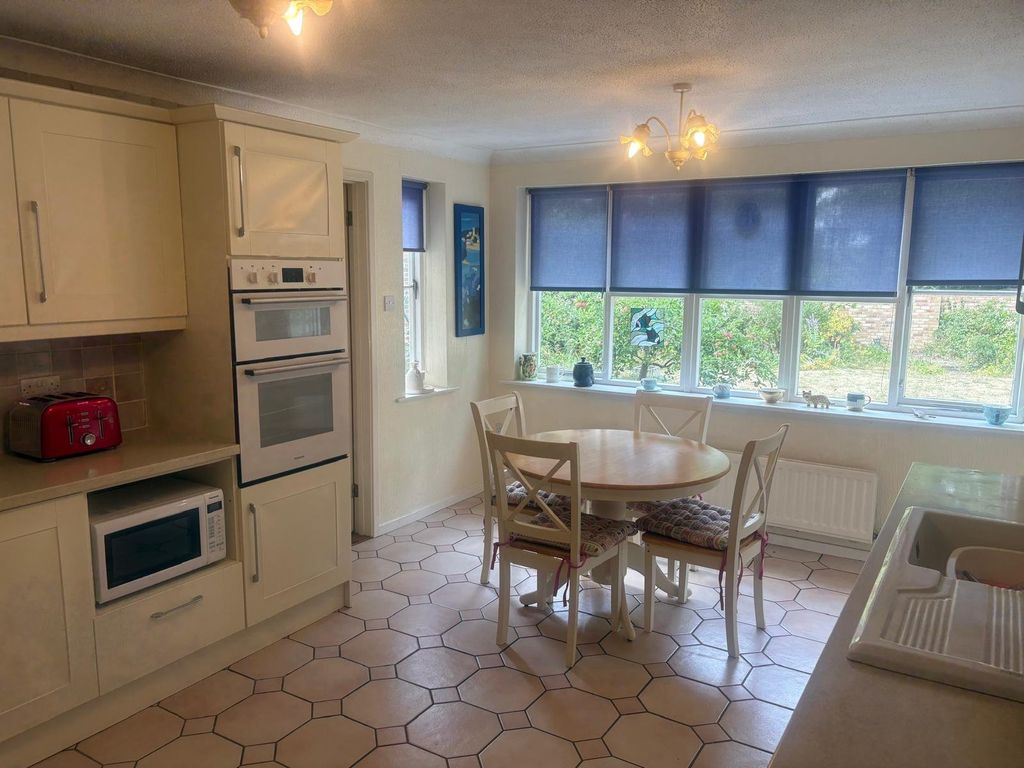 Property photo 2 of 26 Kitchen