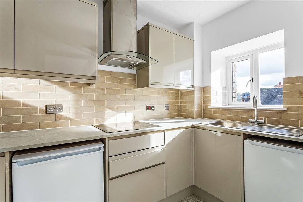Property photo 1 of 13 24-Beatrice-Lodge-1.Jpg