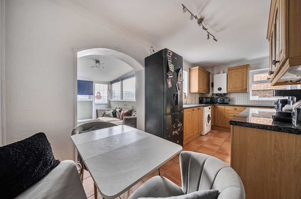 Property photo 2 of 10 1416271-8-6993202...