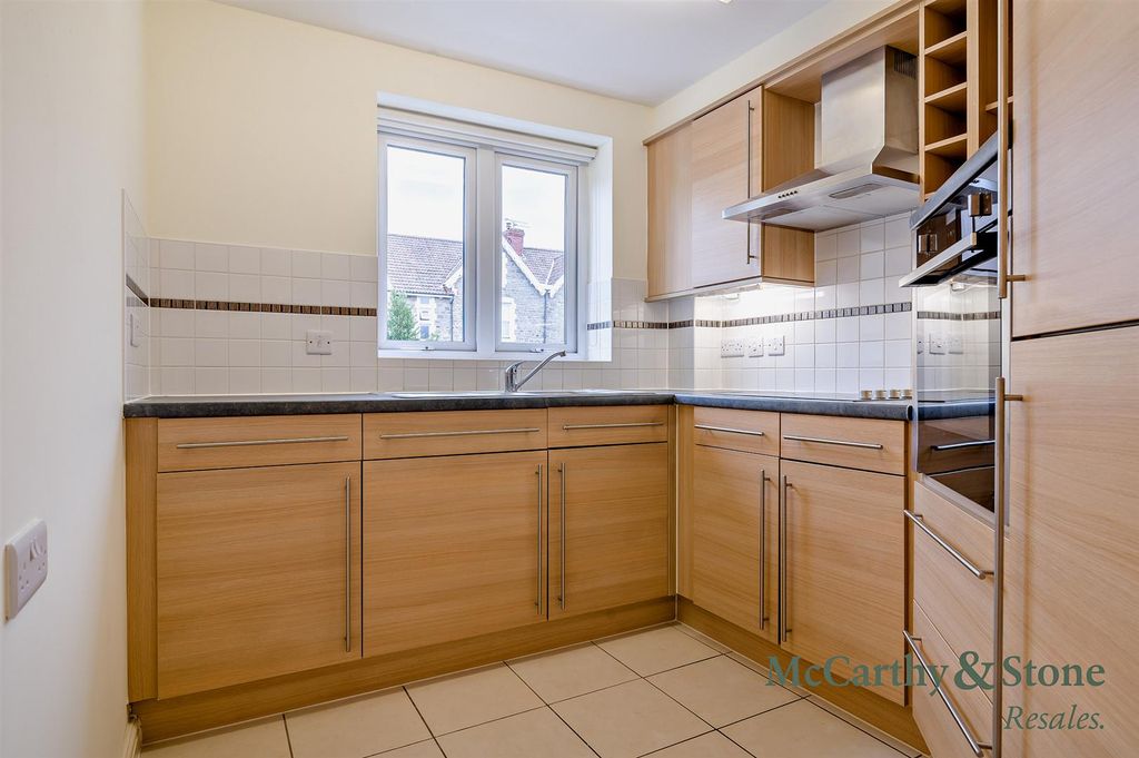 Property photo 3 of 15 Kitchen