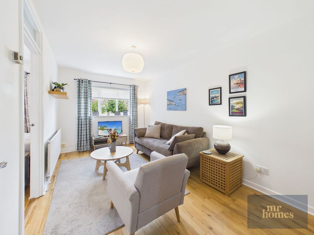Property photo 2 of 31