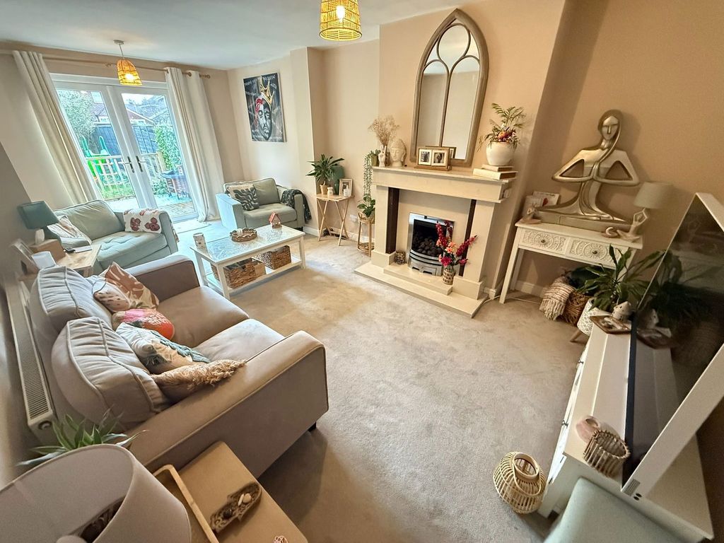 Property photo 2 of 21