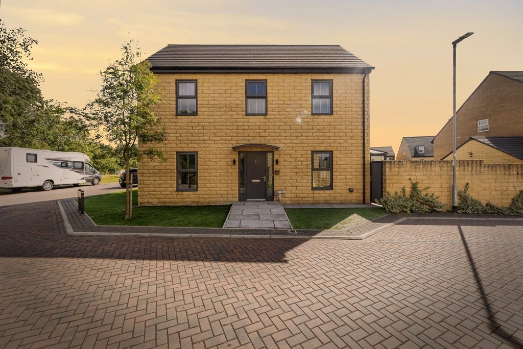 Property photo 1 of 32 Pbox-Img.Jpg