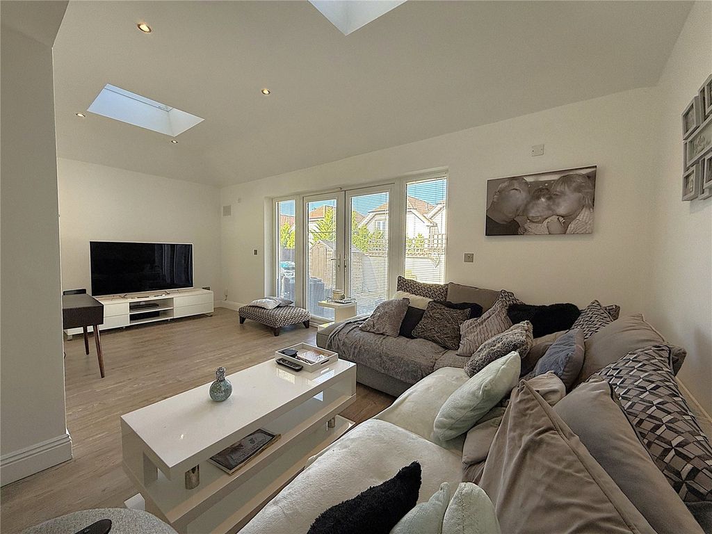 Property photo 2 of 13 Picture No. 04