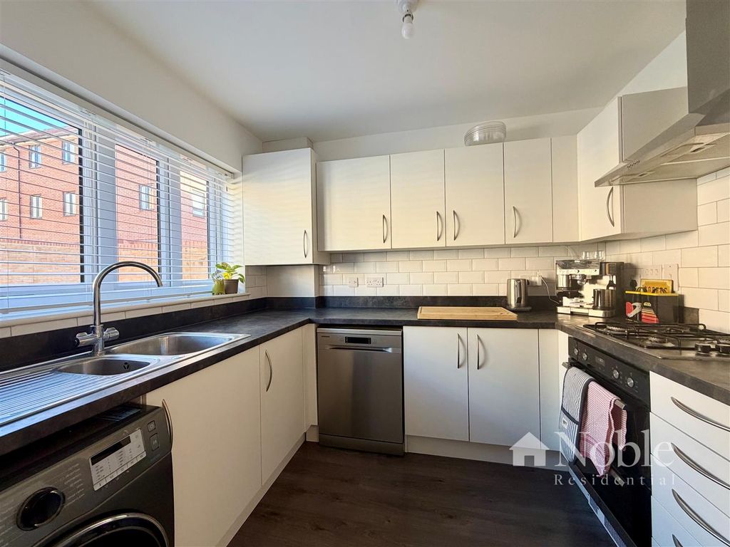 Property photo 2 of 16 Kitchen