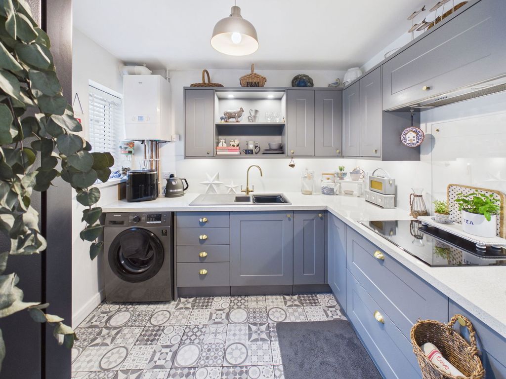 Property photo 3 of 27