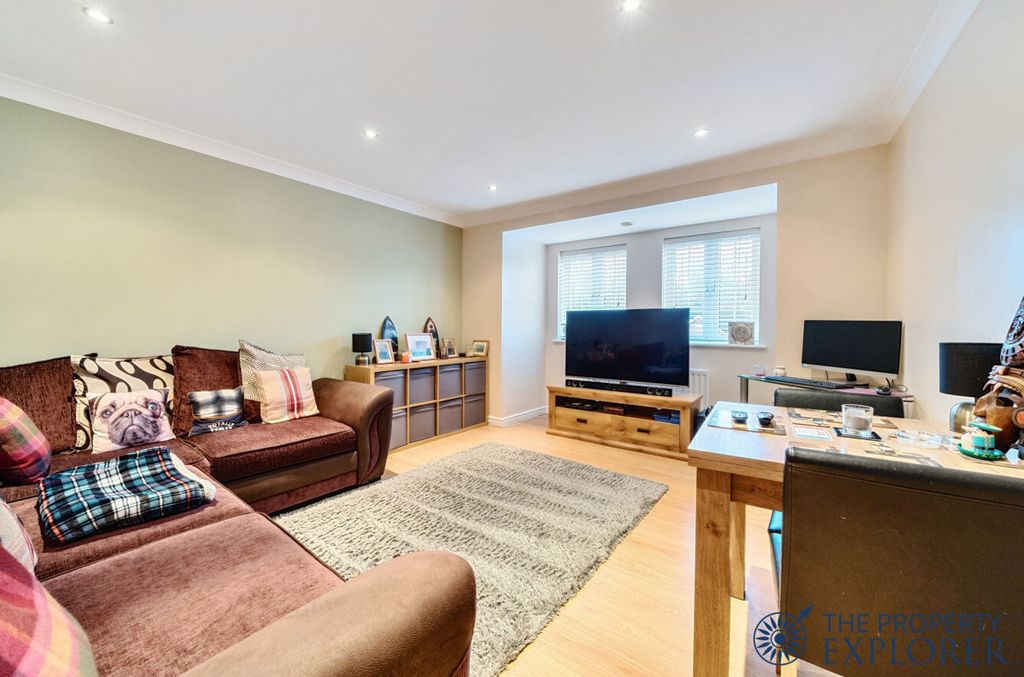 Property photo 3 of 11