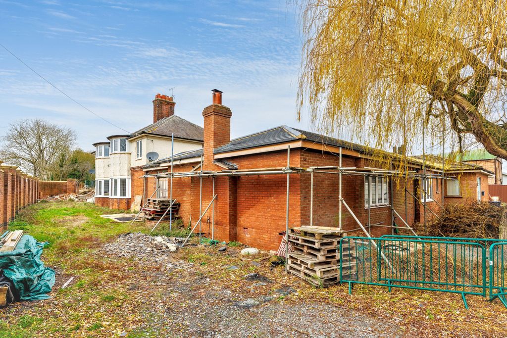 Property photo 3 of 25 Temple Cottage, Rushden Road, Sharnbrook, Bedfordshire Mk44 1nd