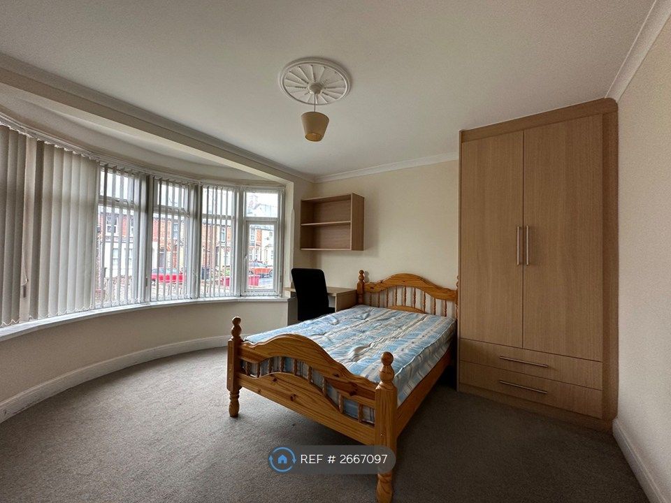 Property photo 3 of 12