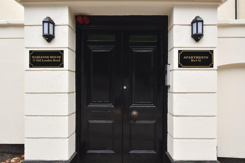 Property photo 2 of 17 Entrance