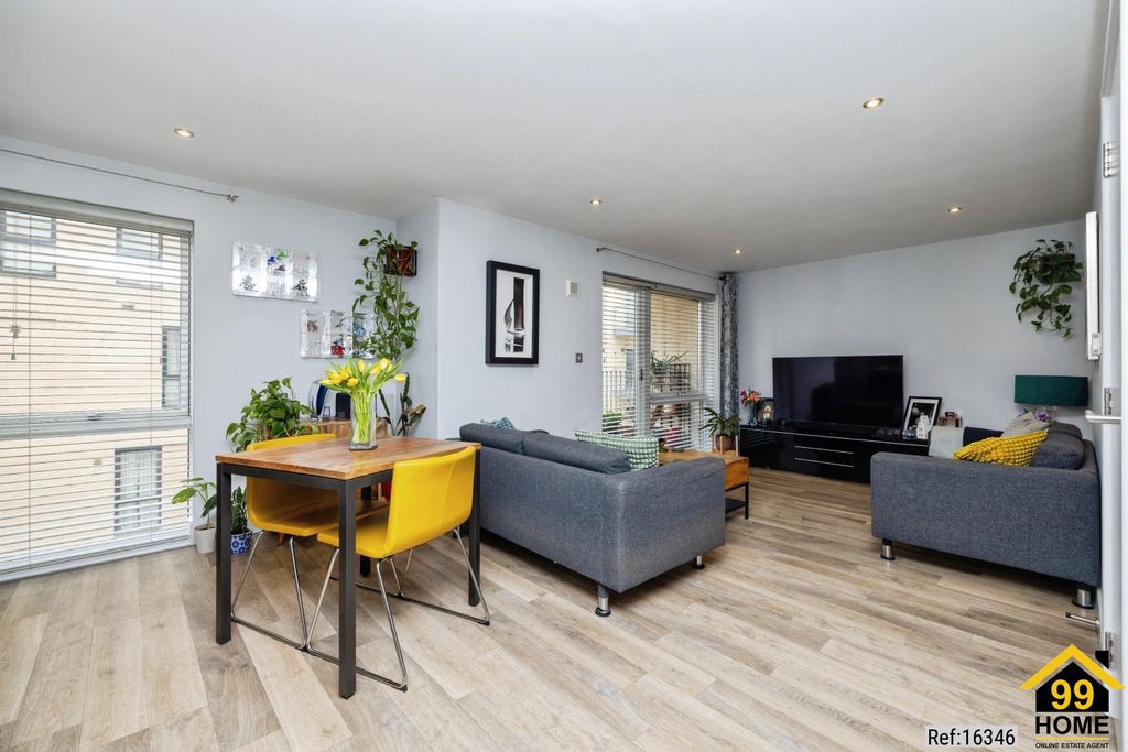 Property photo 3 of 20 Photo 2