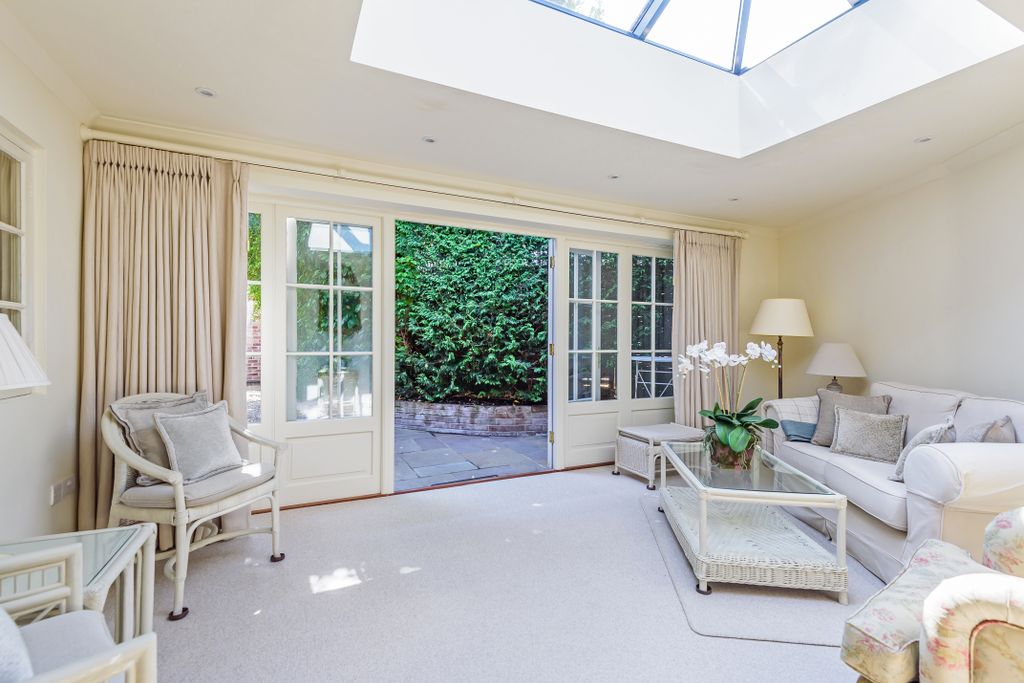 Property photo 2 of 11 875665 (11)