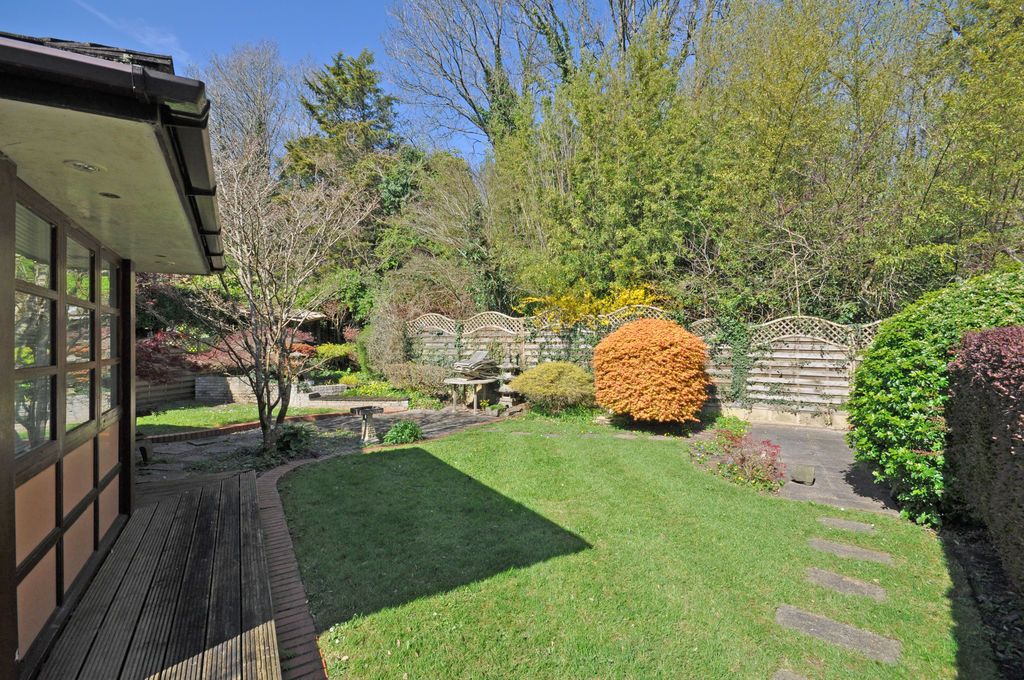 Property photo 3 of 30 Photo 24