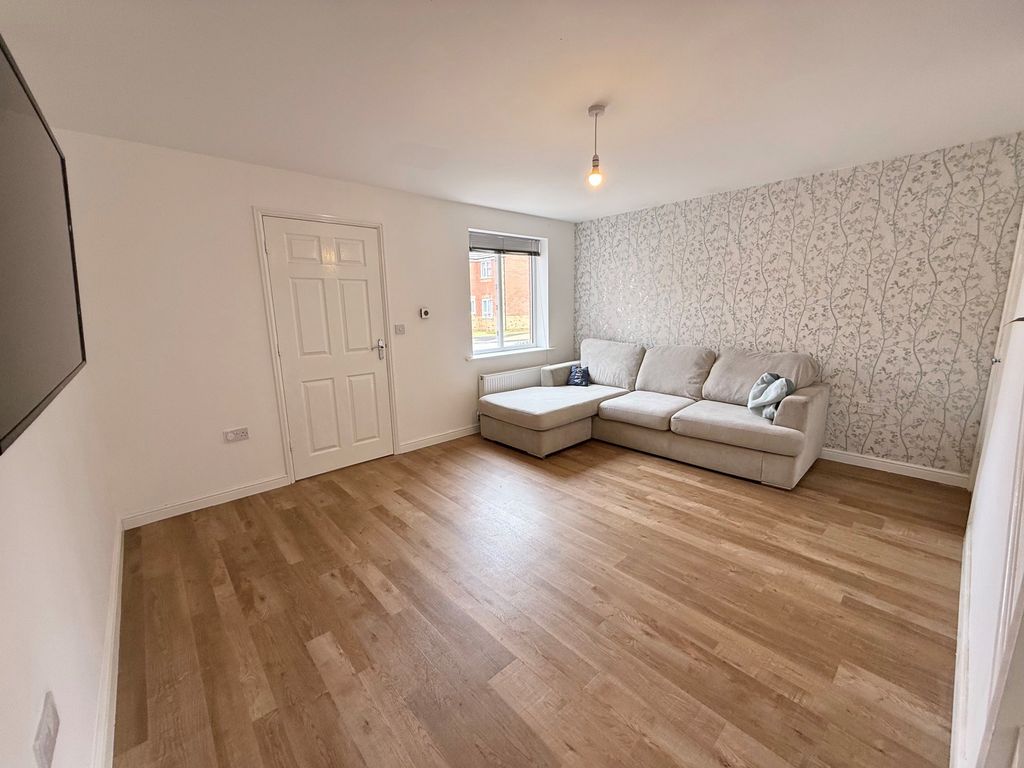 Property photo 3 of 16 Living Room