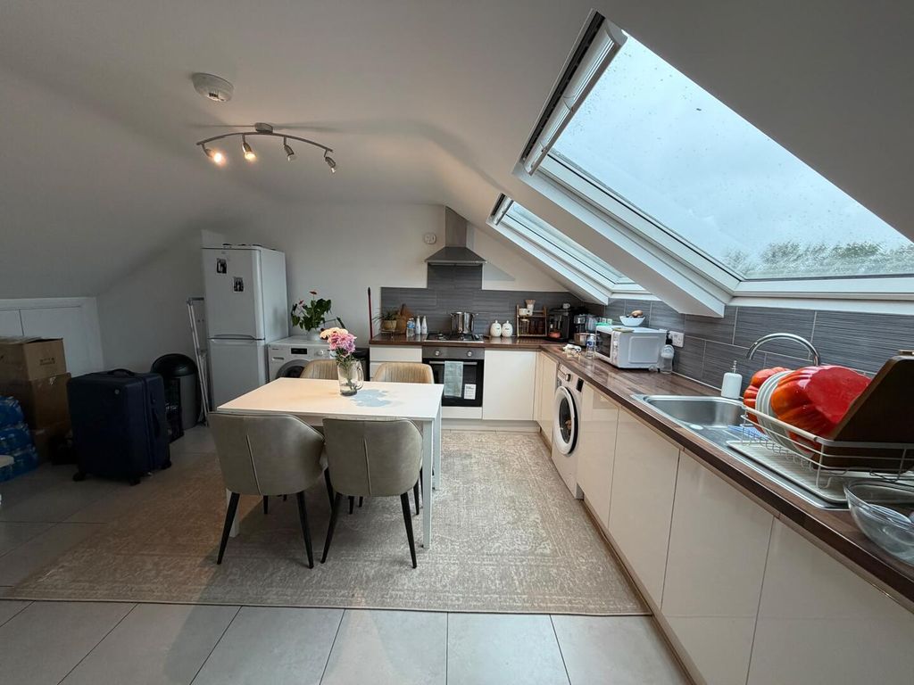 Property photo 1 of 7 Kitchen