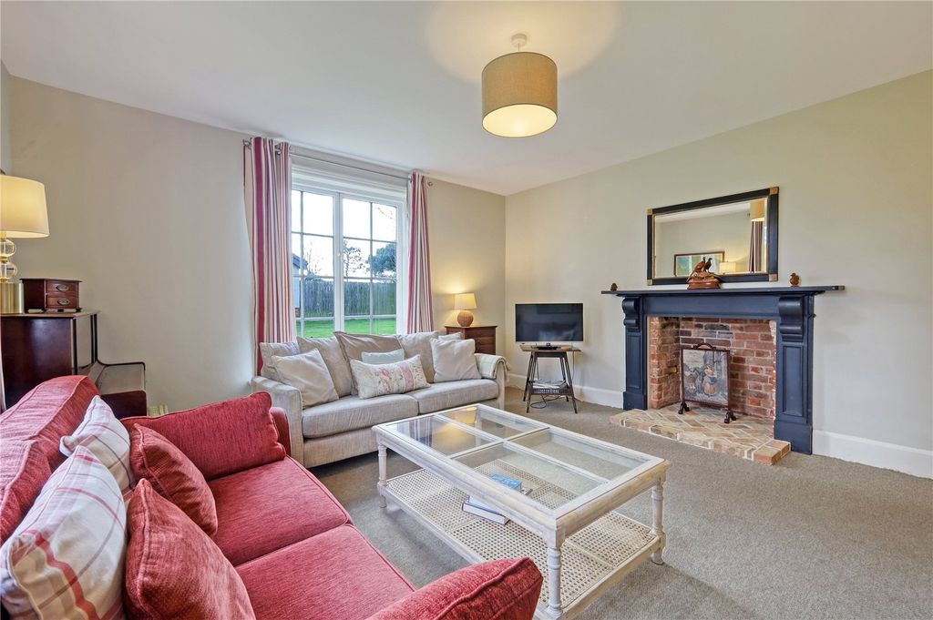 Property photo 3 of 20 Drawing Room