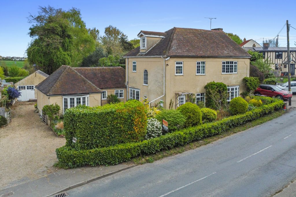 Property photo 1 of 42 Beach Road, St Osyth