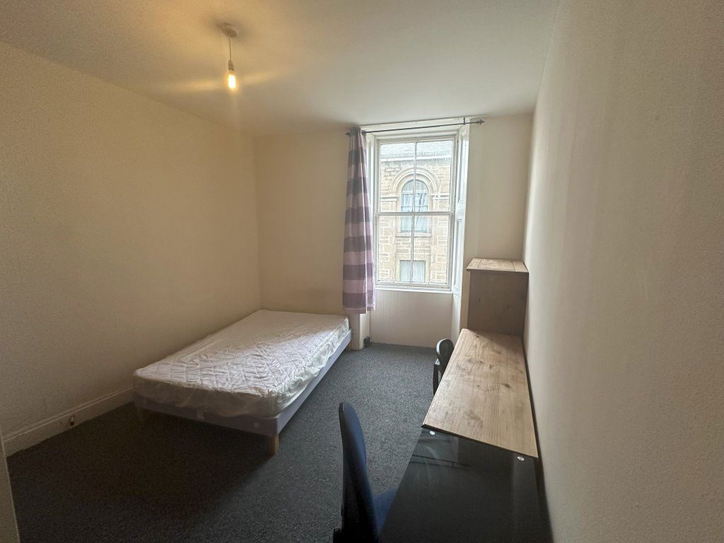 Property photo 1 of 3