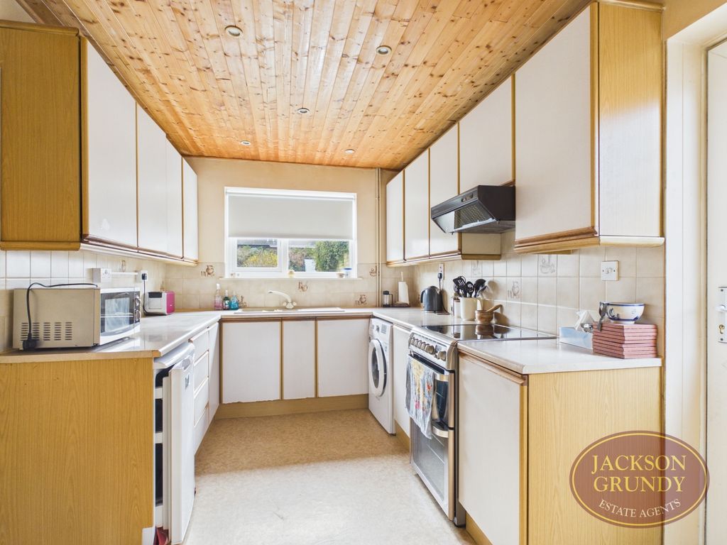 Property photo 3 of 15 Barley Close