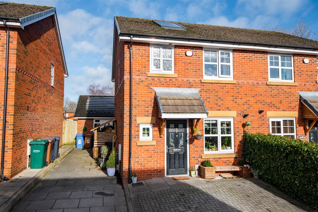 Property photo 1 of 19 Front External