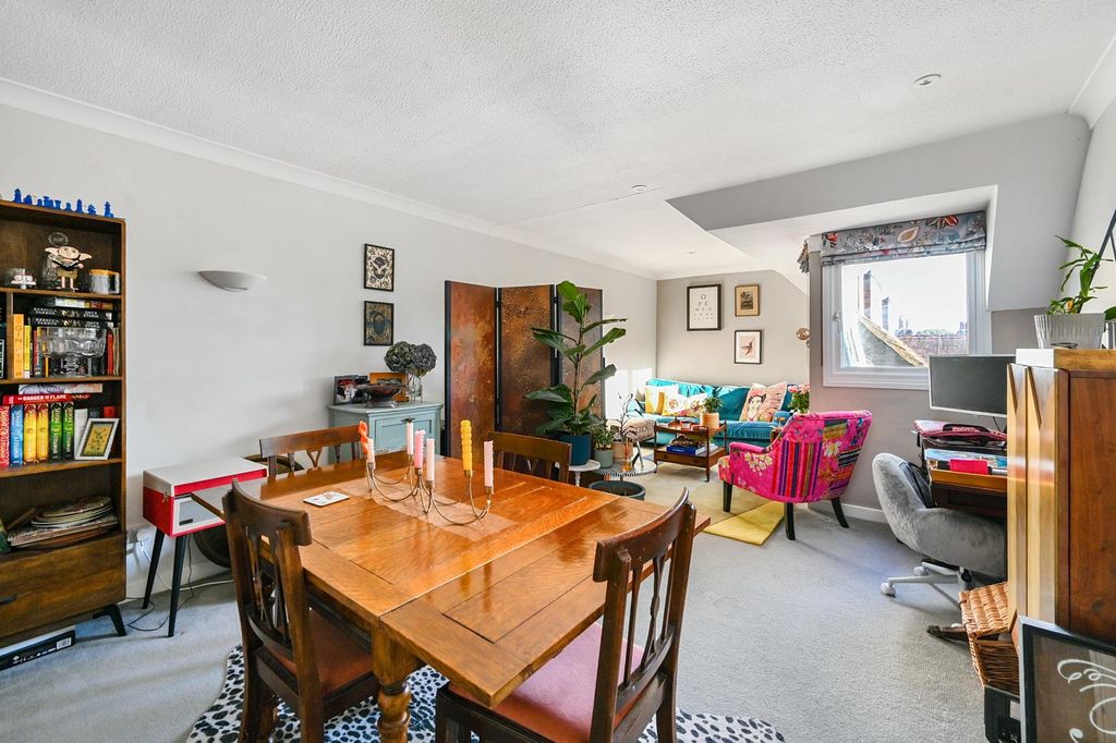 Property photo 2 of 11 10 Elmfield Court - Tn306Rh (5).Jpg