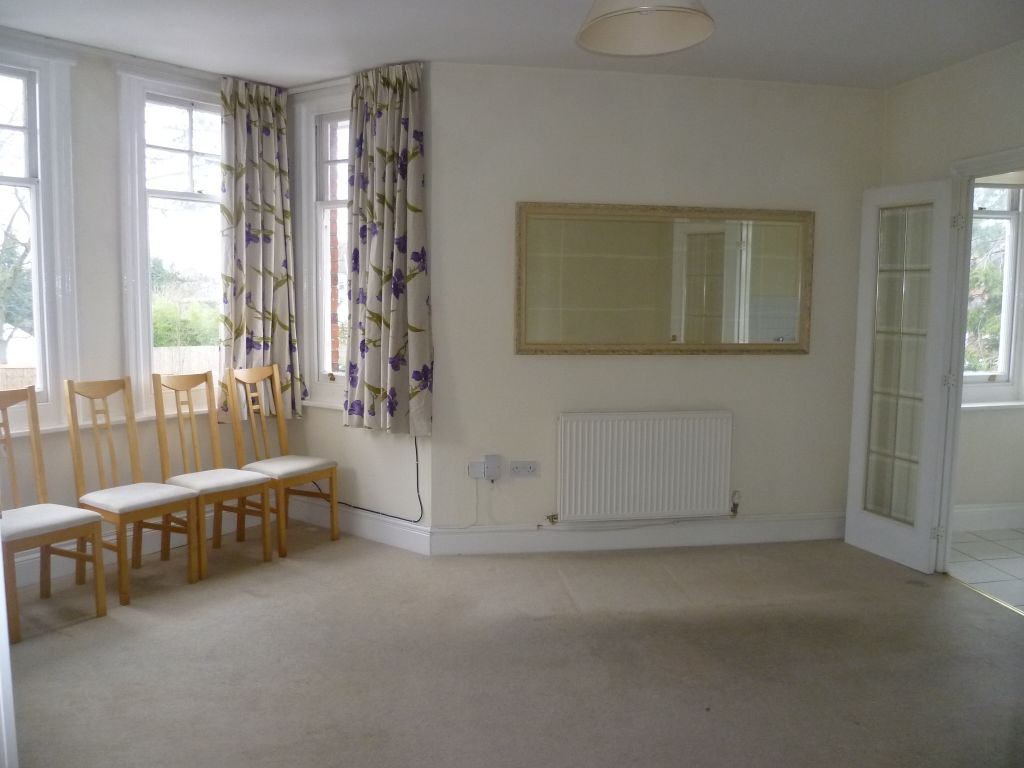 Additional image 5 of 2 bed flat to rentThe Moorings, Aldenham Road, Bushey, Herts WD23