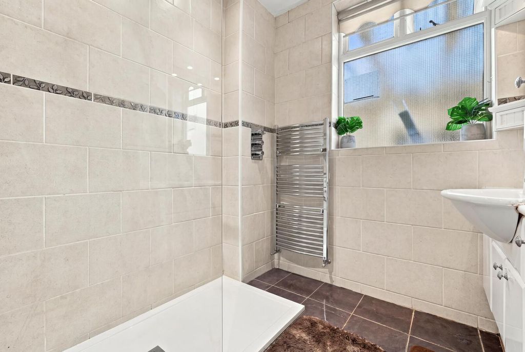 Property photo 3 of 24 Bathroom