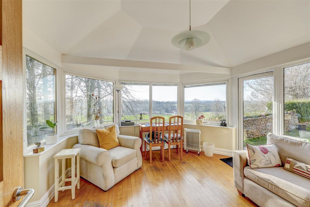 Property photo 2 of 34 Conservatory