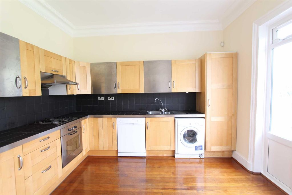 Property photo 3 of 5