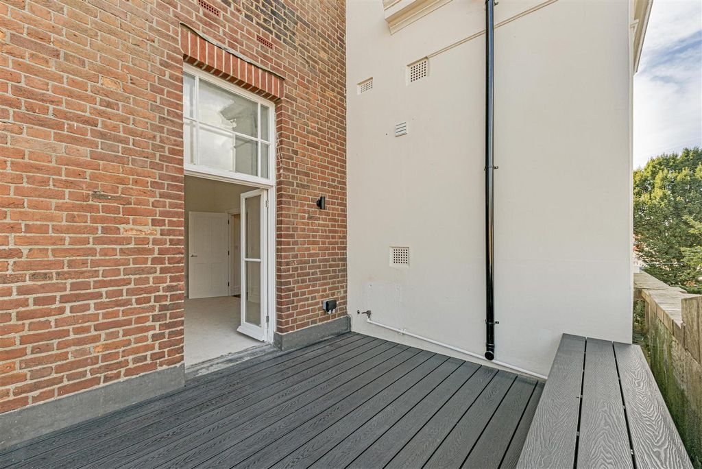 Property photo 2 of 14 L J Imaging-8 v2.Jpg